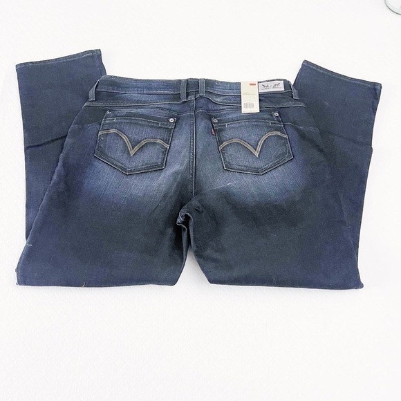 Levi's Women's Flatters and Flaunts Bootcut Denim Jeans SZ16 NWT - Picture 4 of 6